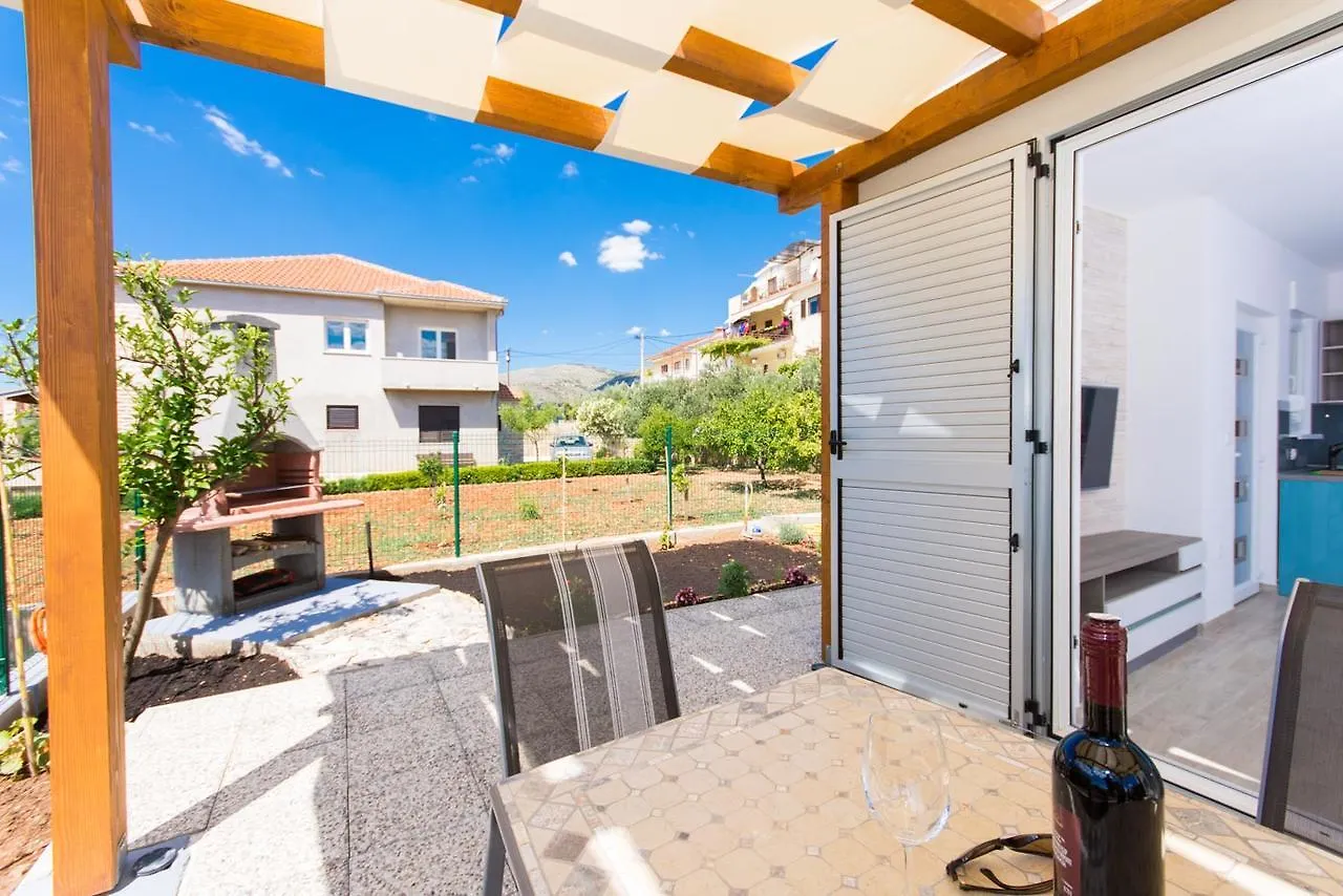 Apartment Uno Traù